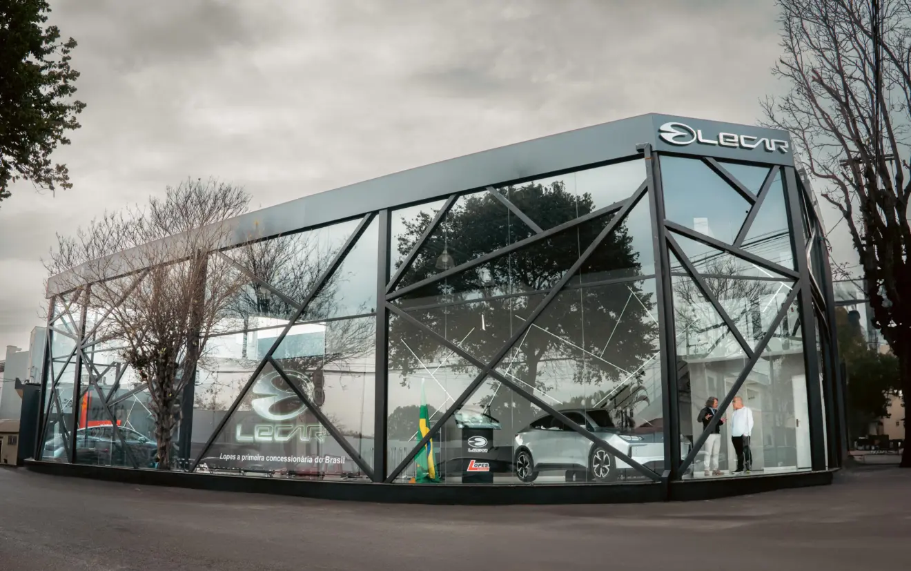 concessionária Lecar vista de fora
