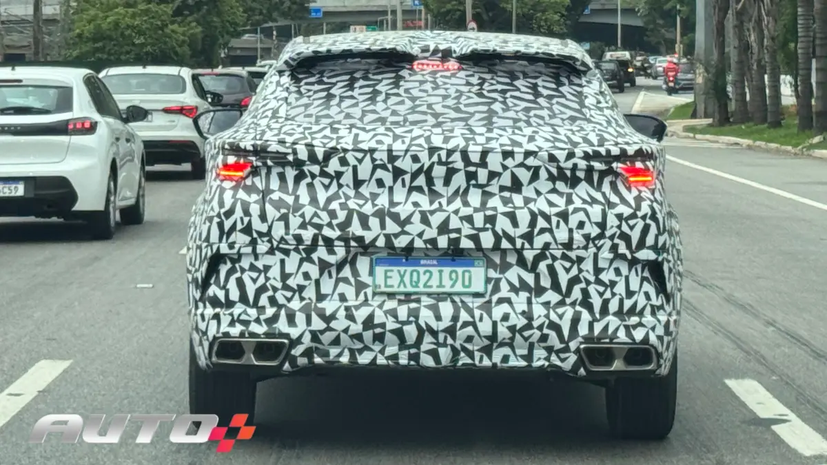 Changan UNI-T Flagra camuflado em São Paulo