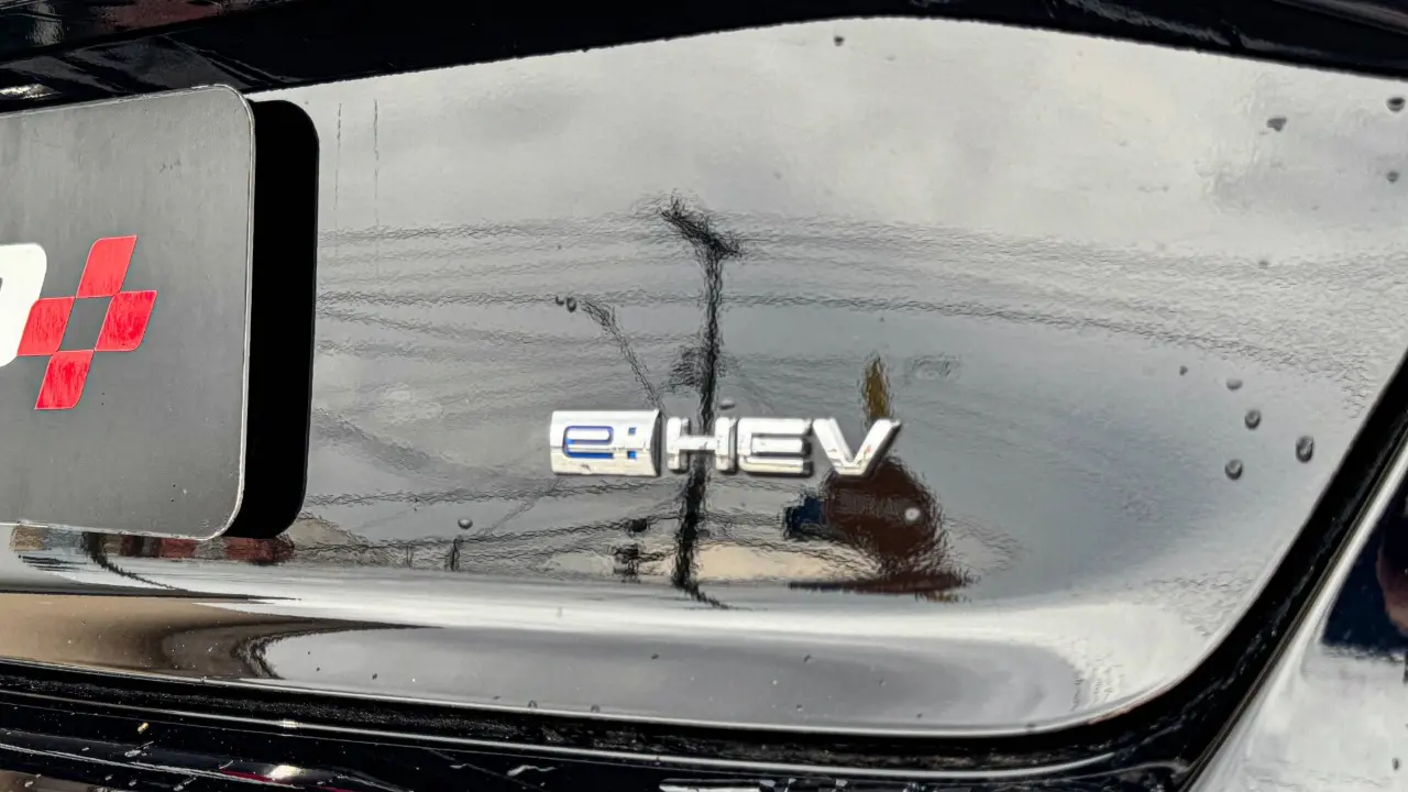 Honda Accord 2026 estático na cor preta para avaliação