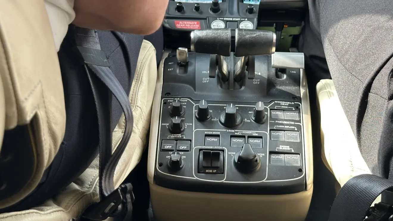 Manetes de aceleração da aeronave Honda Jet