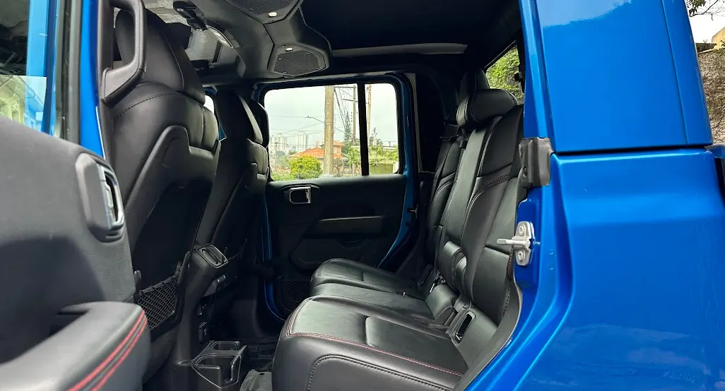 Espaço traseiro do Jeep Gladiator Rubicon