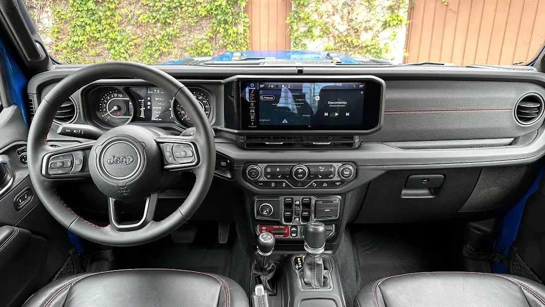 Interior do Jeep Gladiator Rubicon
