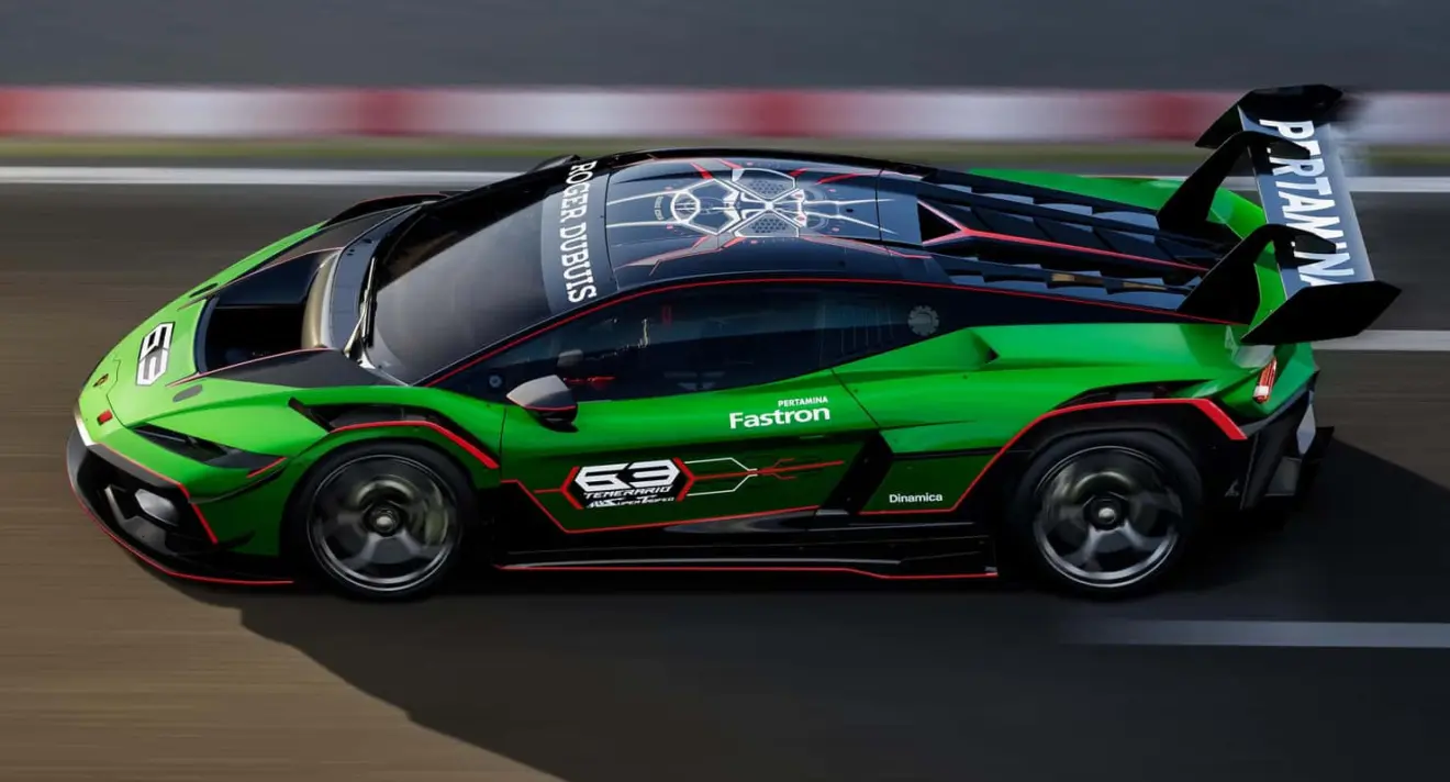 Lamborghini Temerario Super Trofeo verde de lateral em movimento