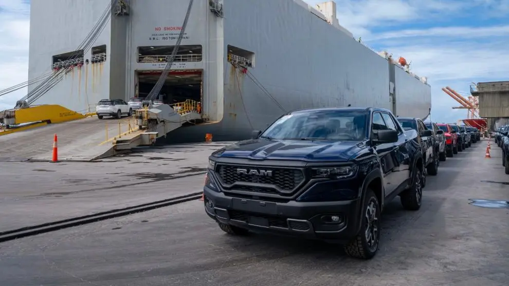 Ram Rampage em um porto sendo exportada para a Europa