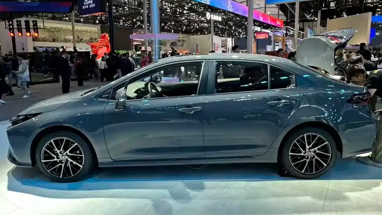 Toyota Corolla Allion chinês no Salão de Guangzhou