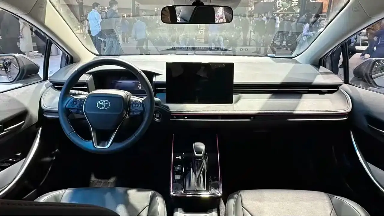 Toyota Corolla Allion chinês no Salão de Guangzhou