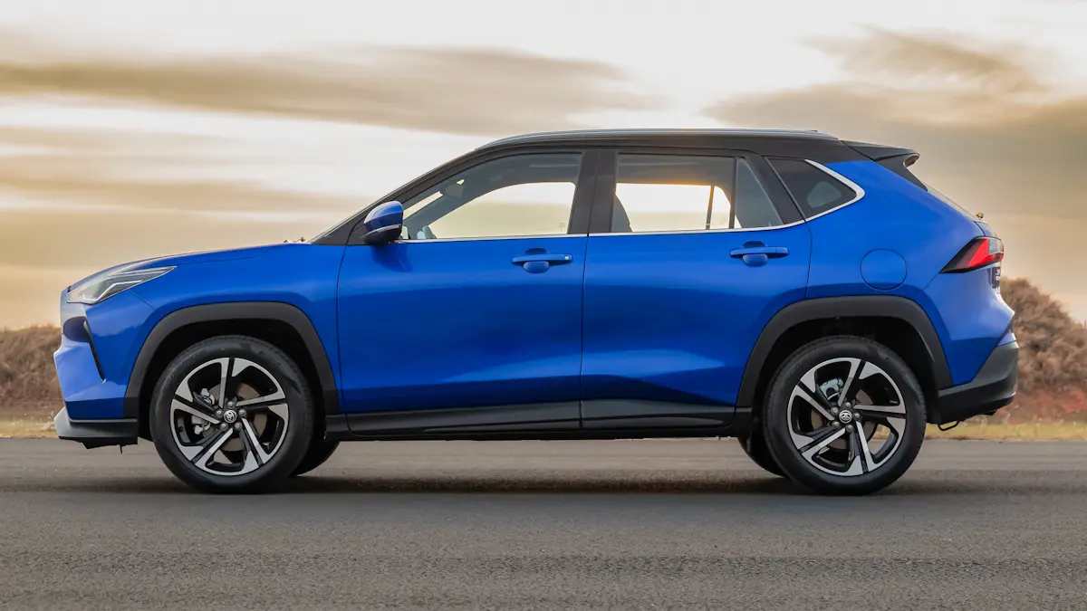 Toyota Yaris Cross [divulgação] lateral azul