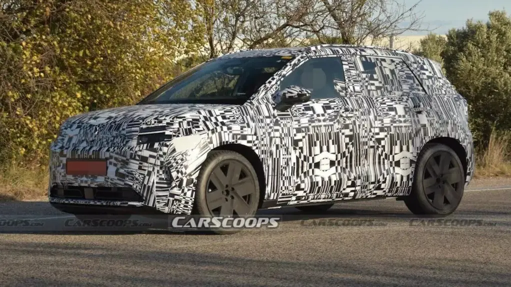 Volkswagen ID. Cross camuflado visto de frente