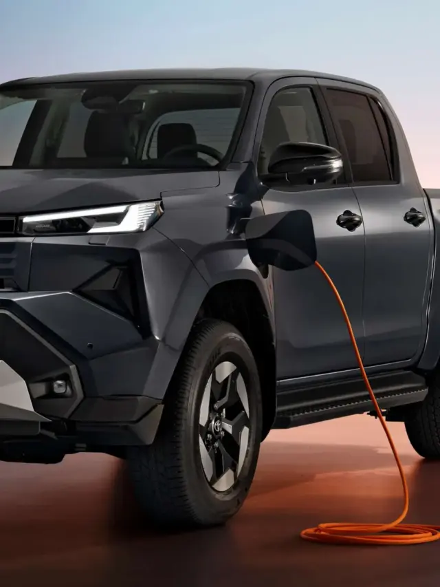 Nova Toyota Hilux de frente carregando