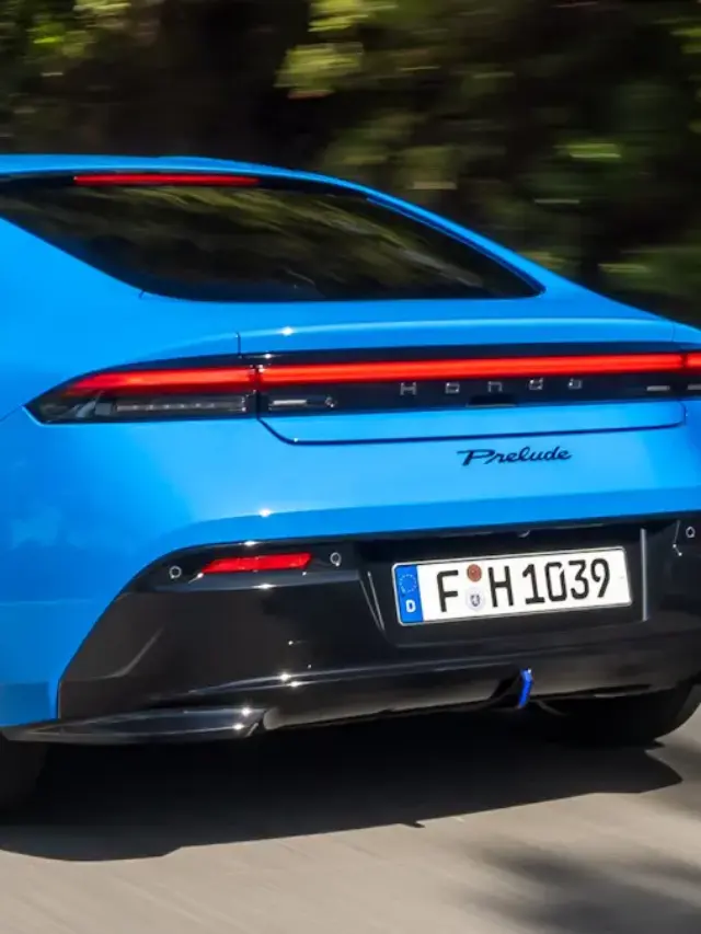 Honda Prelude azul de traseira