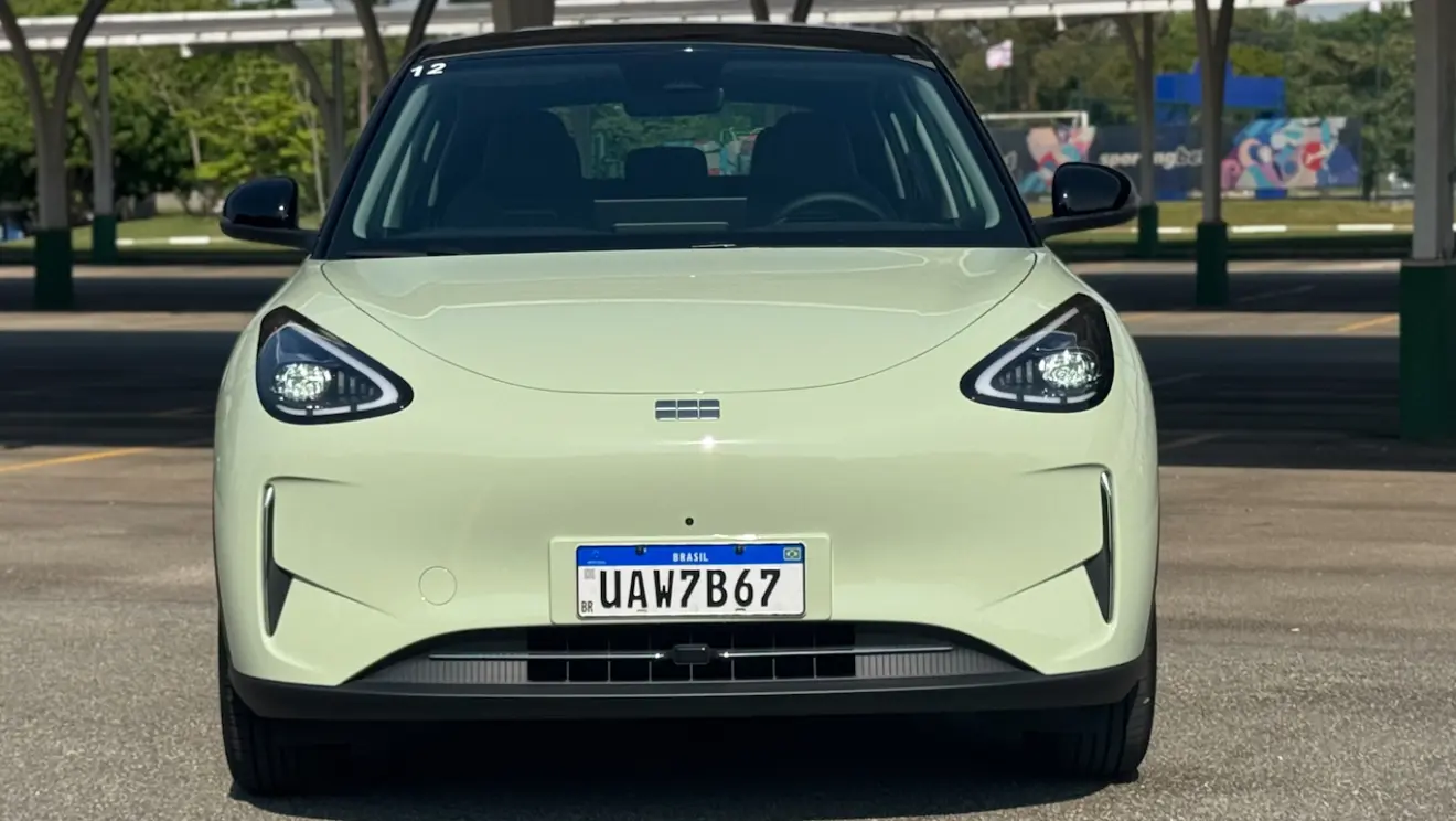 Dianteira do Geely EX2 Max pintado de verde