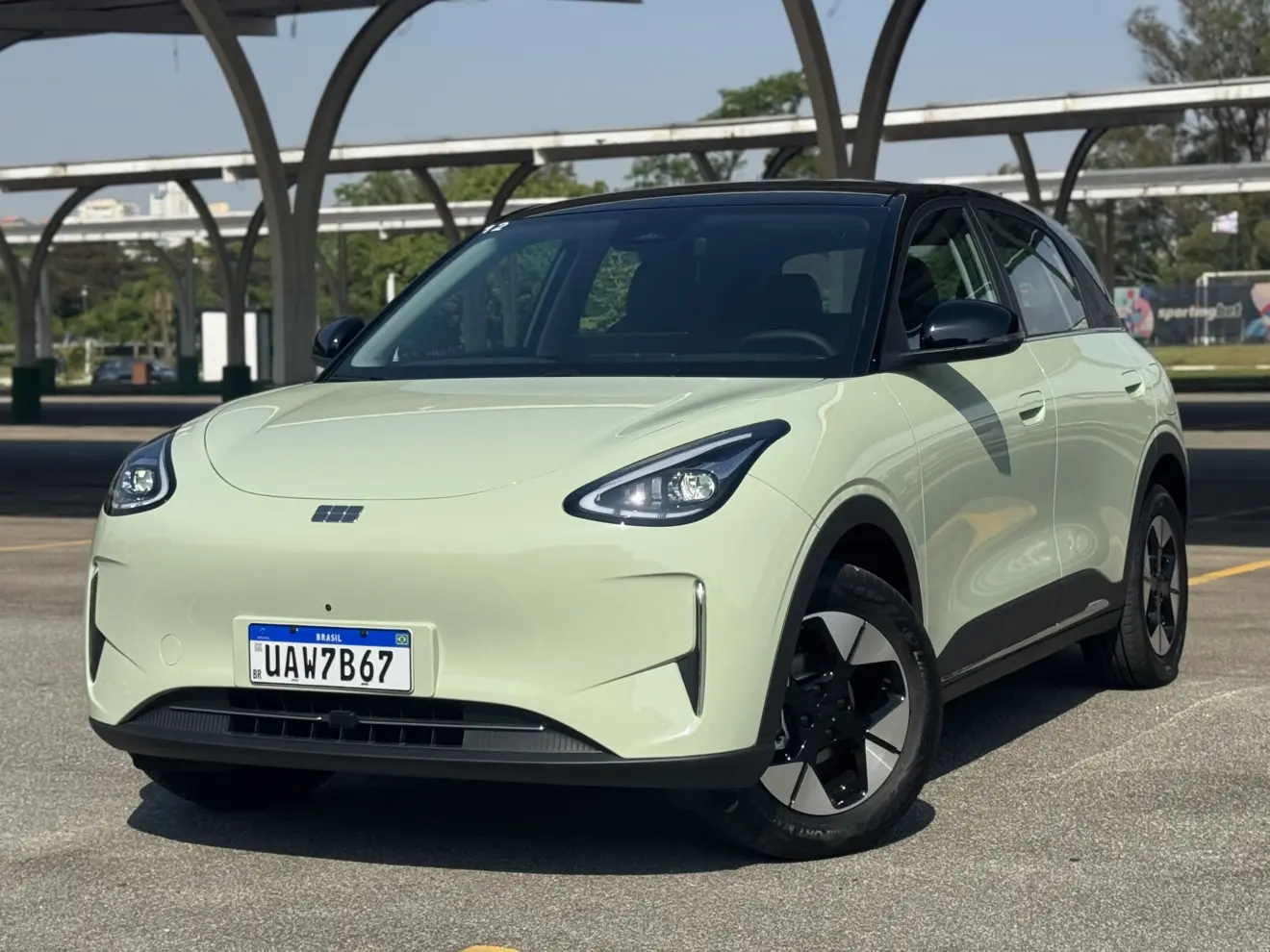 Geely EX2 Max verde visto de frente