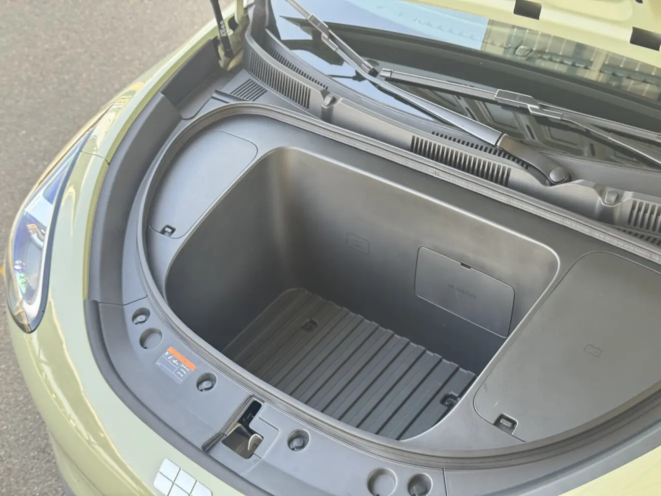 Frunk do Geely EX2 Max