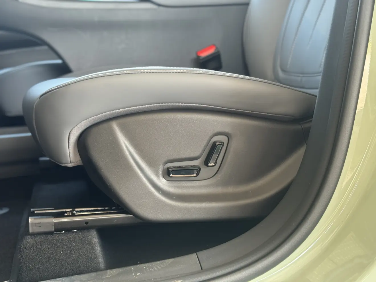 Banco do motorista do Geely EX2 Max 