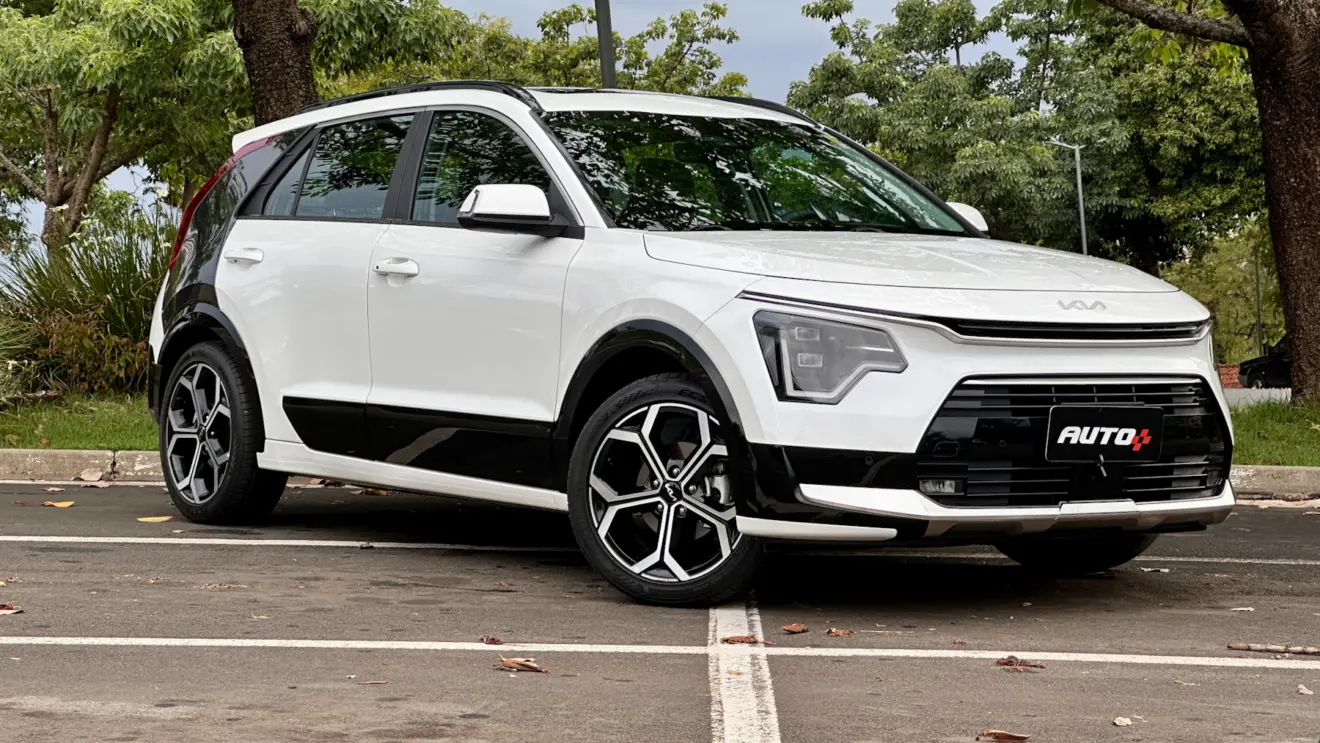 Kia Niro SX Prestige branco de frente