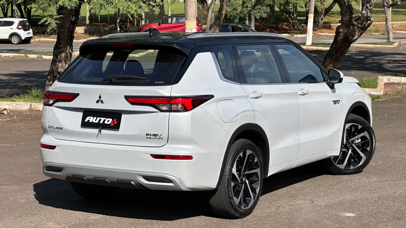 Mitsubishi Outlander PHEV [Auto+ / João Brigato]