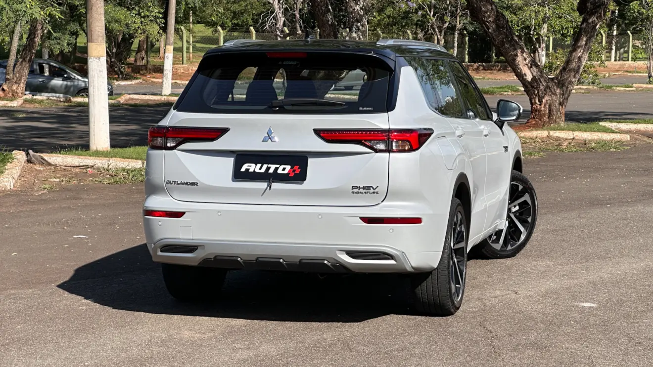 Mitsubishi Outlander PHEV [Auto+ / João Brigato]
