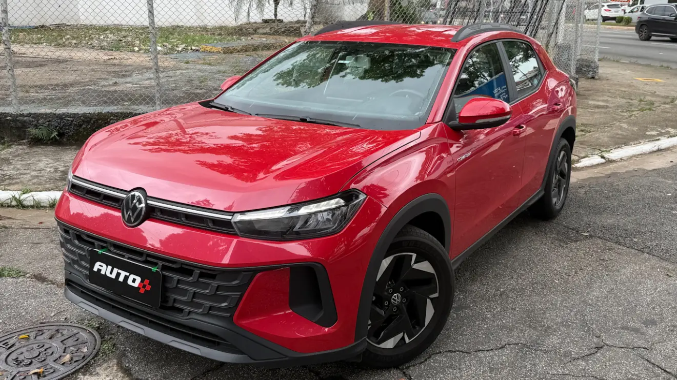 Volkswagen Tera Comfort vermelho visto de frente