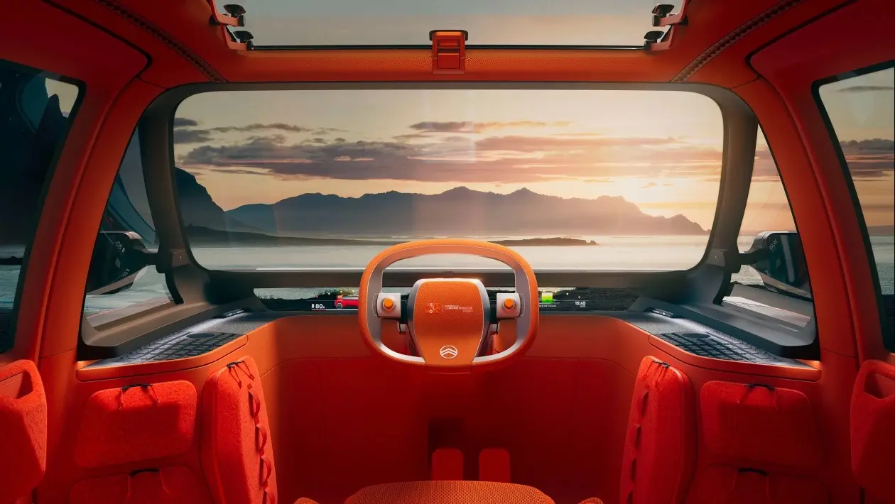 Painel do Citroën ELO com telas ligadas