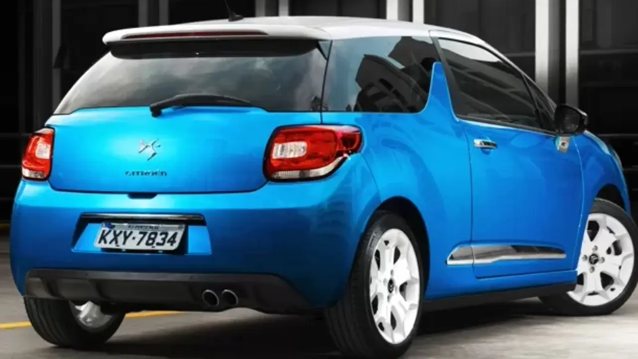 Citroën DS 3 azul vendido no Brasil