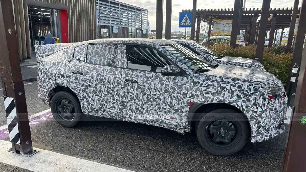 Fiat Fastback de nova geração flagrado na Europa