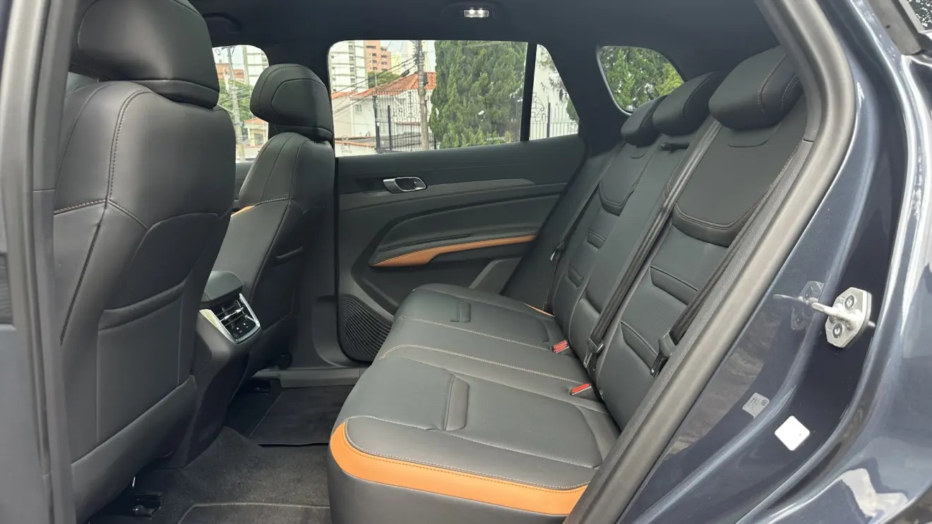 Espaço traseiro do Ford Territory Titanium [Auto+ / Rafael Pocci Déa] 