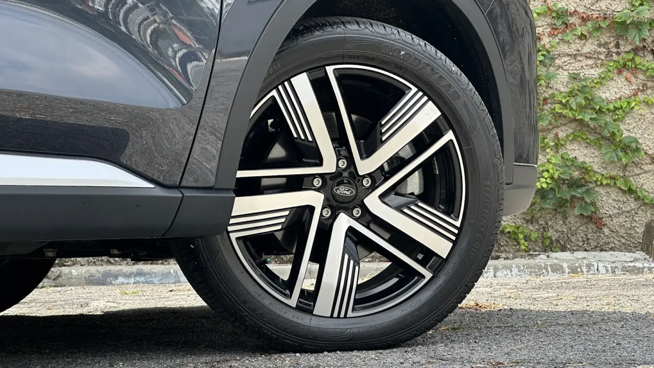 Roda de 19 polegadas do SUV Ford Territory Titanium 