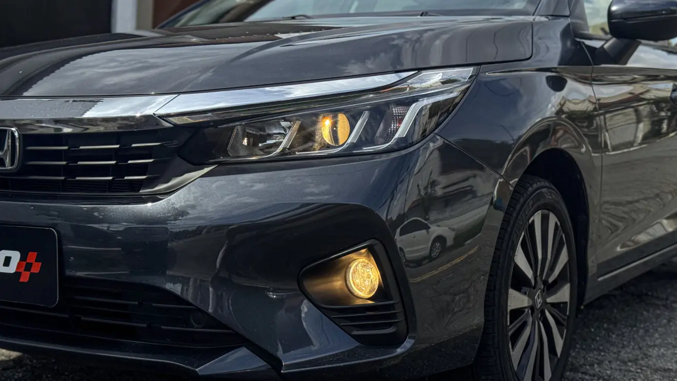 Honda City Sedã EX faróis