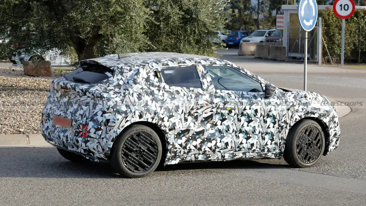 Nissan Juke de nova geração camuflado na Europa