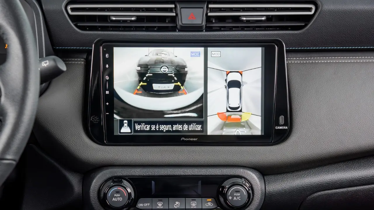 Nissan Kait interior