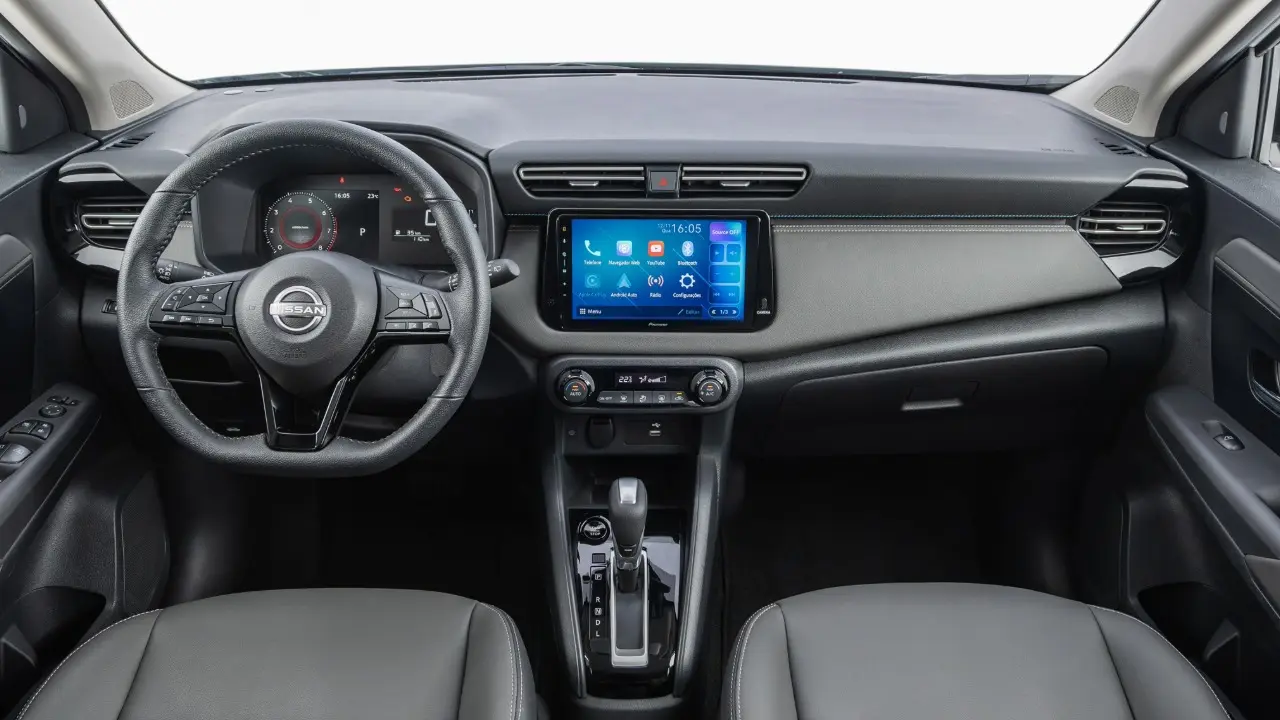 Nissan Kait interior