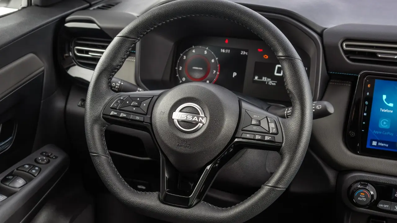 Nissan Kait interior