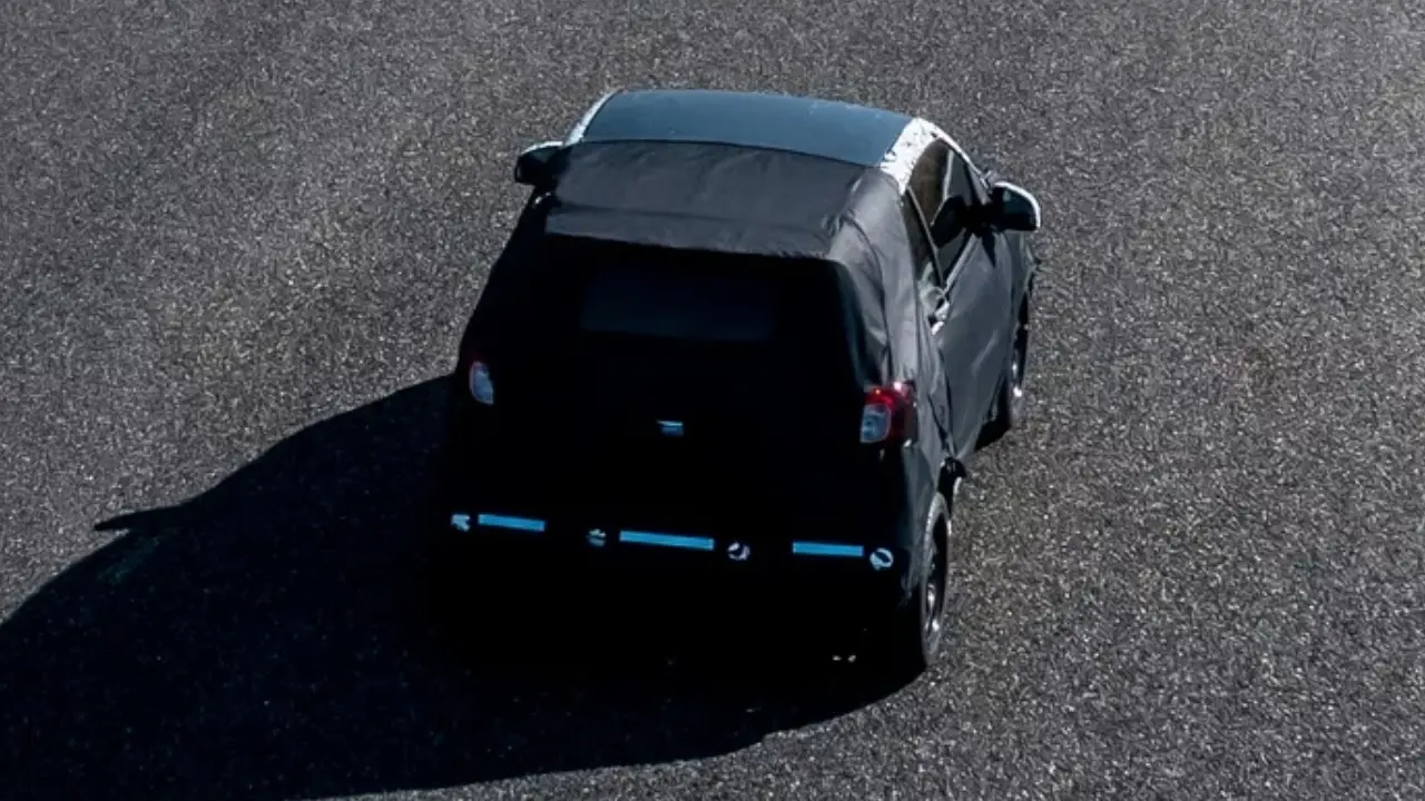 Smart #2 Na pista, totalmente camuflado na Europa em movimento