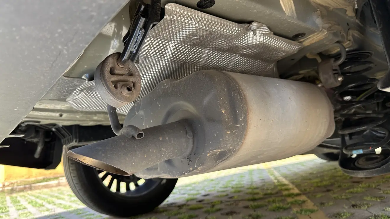 Abafador traseiro do utilitário esportivo Toyota Corolla Cross