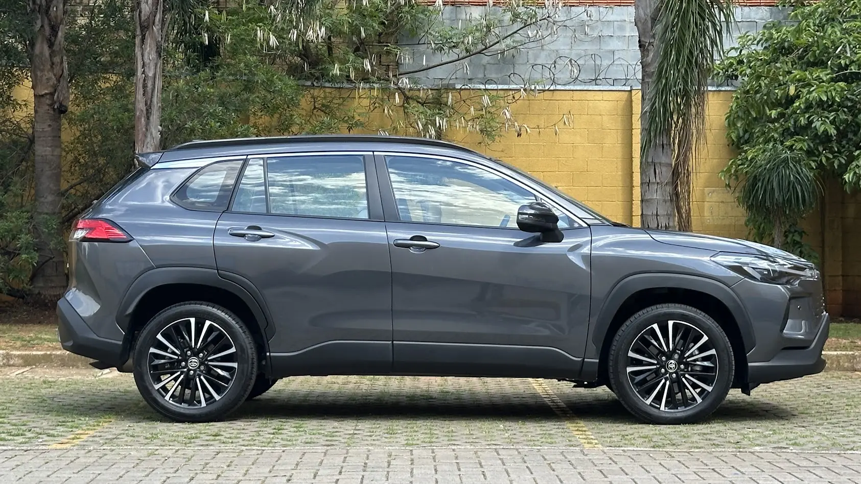 Toyota Corolla Cross fica R$ 17 mil mais barato e custa menos que Yaris Cross
