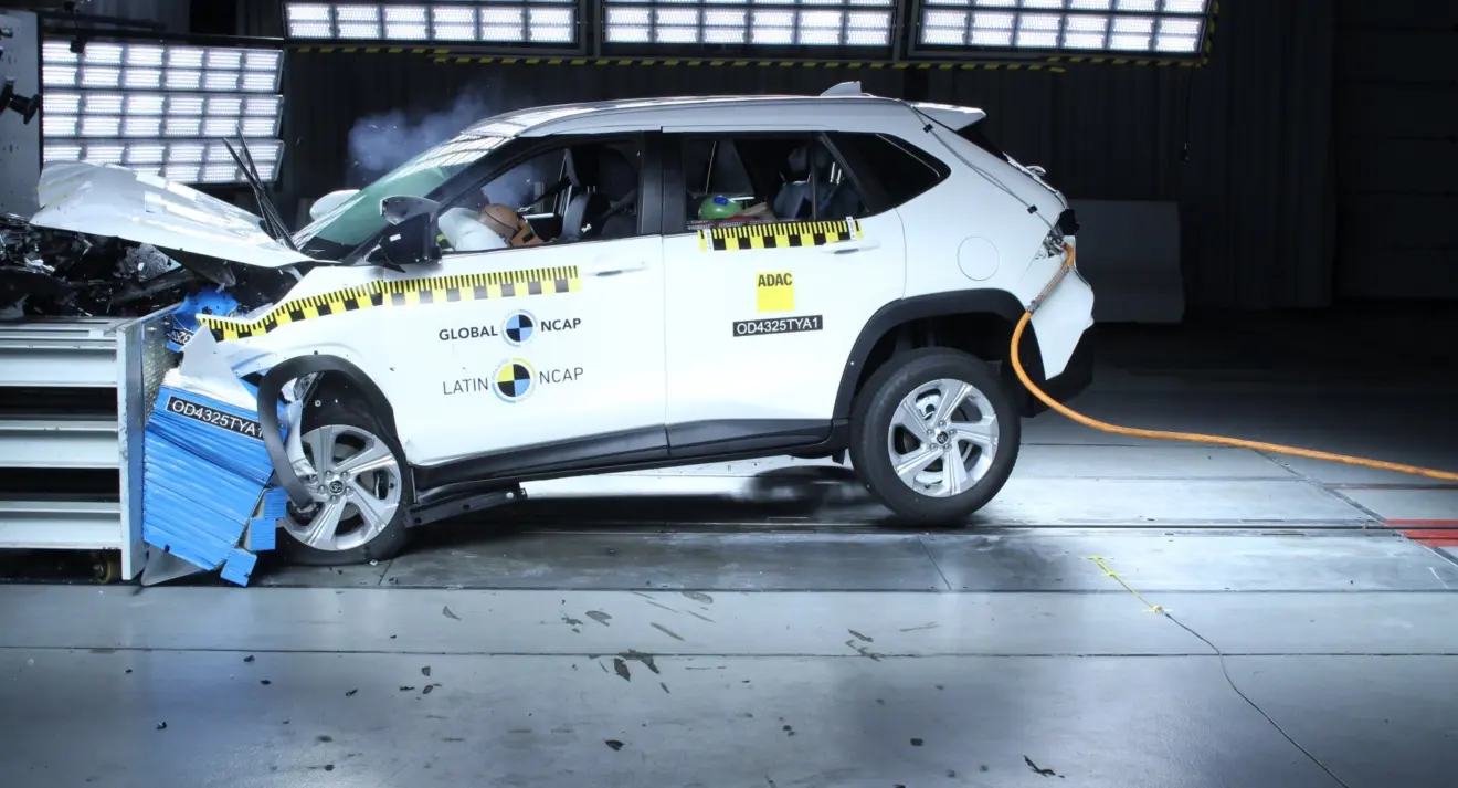 Teste de colisão frontal no Latin NCAP do Toyota Yaris Cross