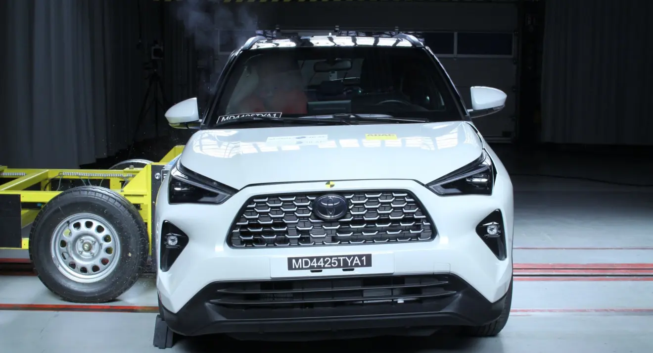 Teste de colisão lateral do Toyota Yaris Cross no Latin NCAP