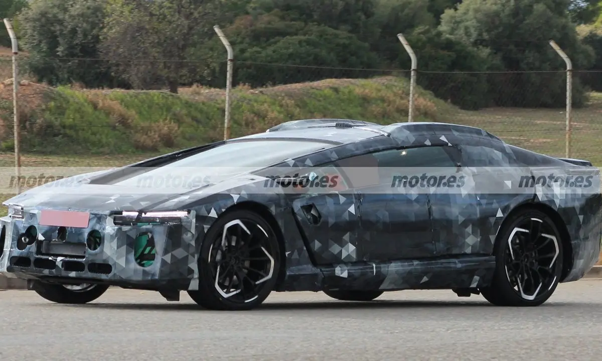 CEER flagra na Espanha camuflado