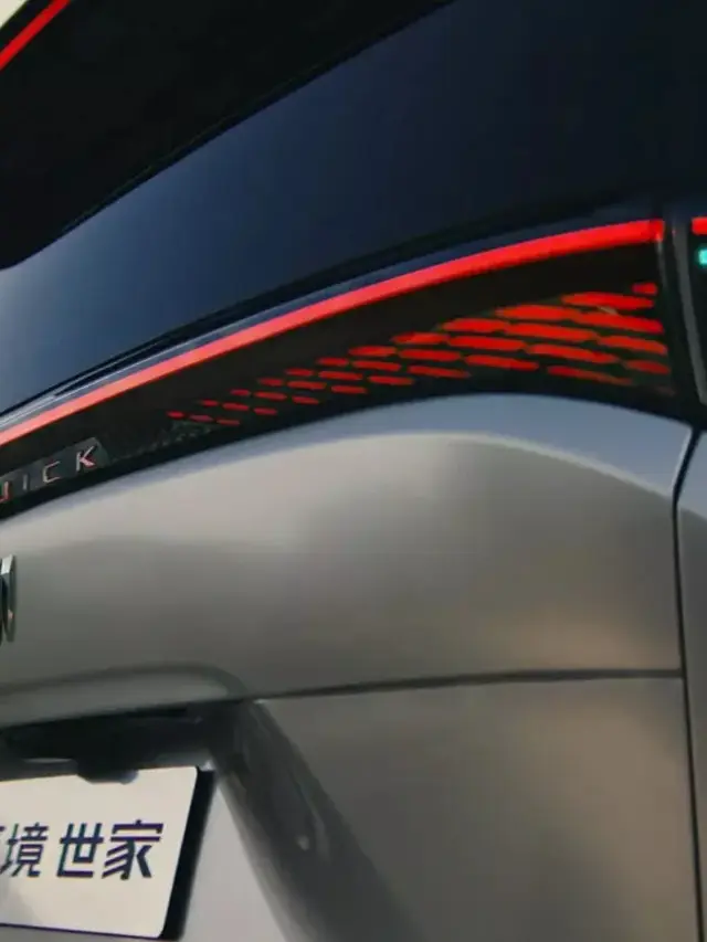 Vista da traseira da Buick Electra Encasa prata