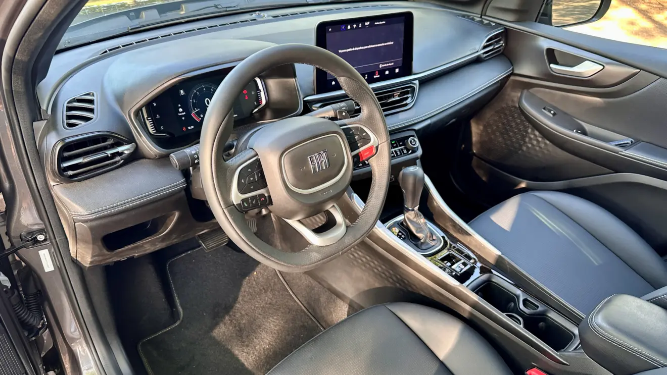 cabine Fiat Fastback Limited Edition [Auto+ / João Brigato]