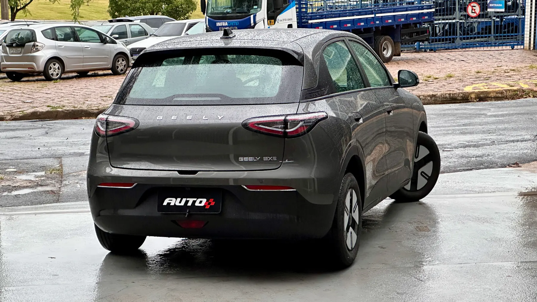 1 milhão de Geely EX2 foram fabricados na China em dois anos. Em breve, ele começa a ser feito no Brasil