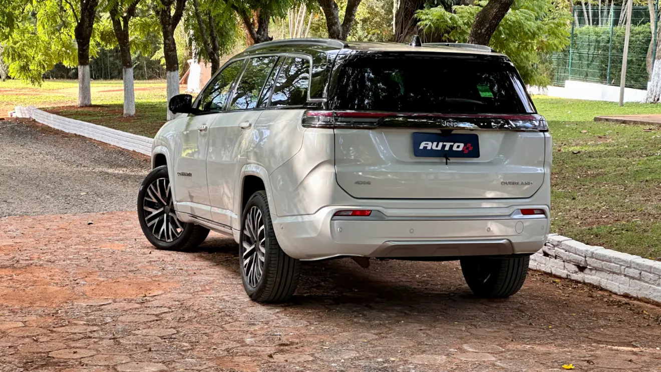 Jeep Commander Overland diesel [Auto+ / João Brigato]