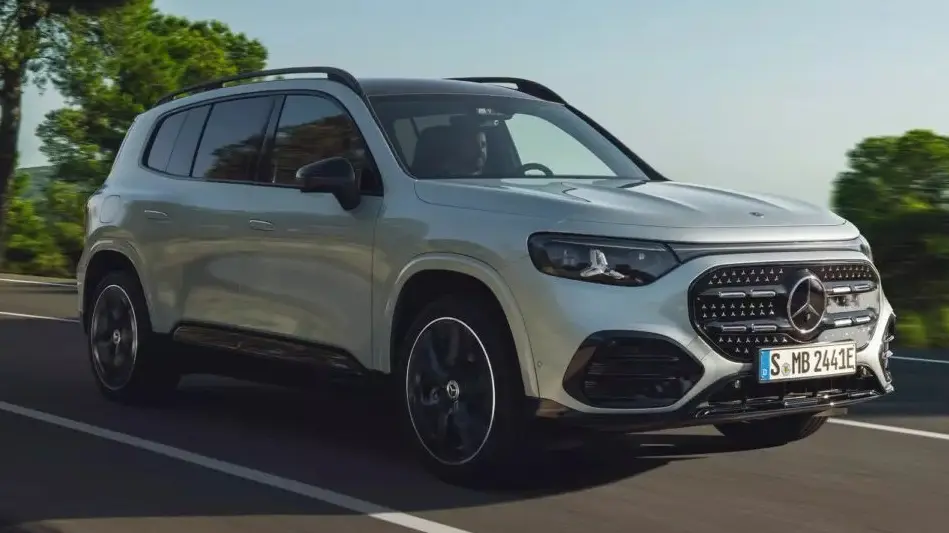 Mercedes-Benz GLB 350 4Matic EQ prata visto de lado