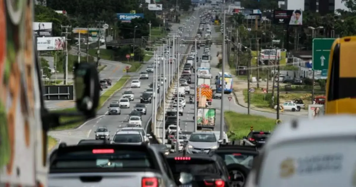 trânsito congestionado na SC-401