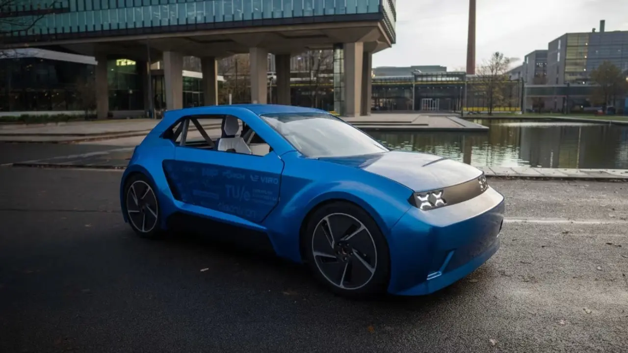 Aria azul, carro elétrico que pode der desmontado em casa, criado por estudantes holandeses