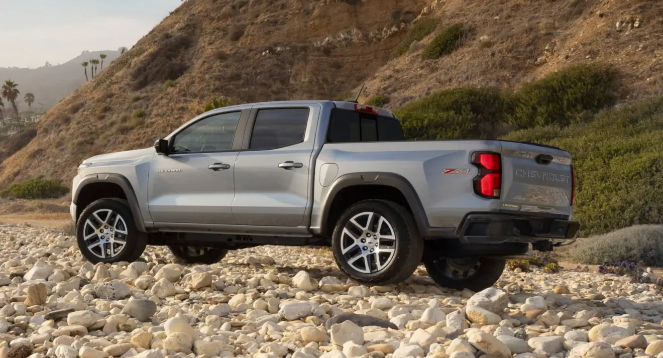 Caminhonete Chevrolet Colorado de parada de traseira