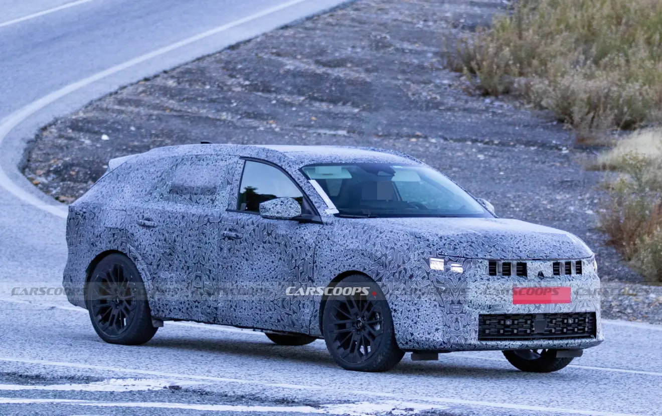 Dacia C Neo/Renault Kardian perua em testes na Europa camuflado