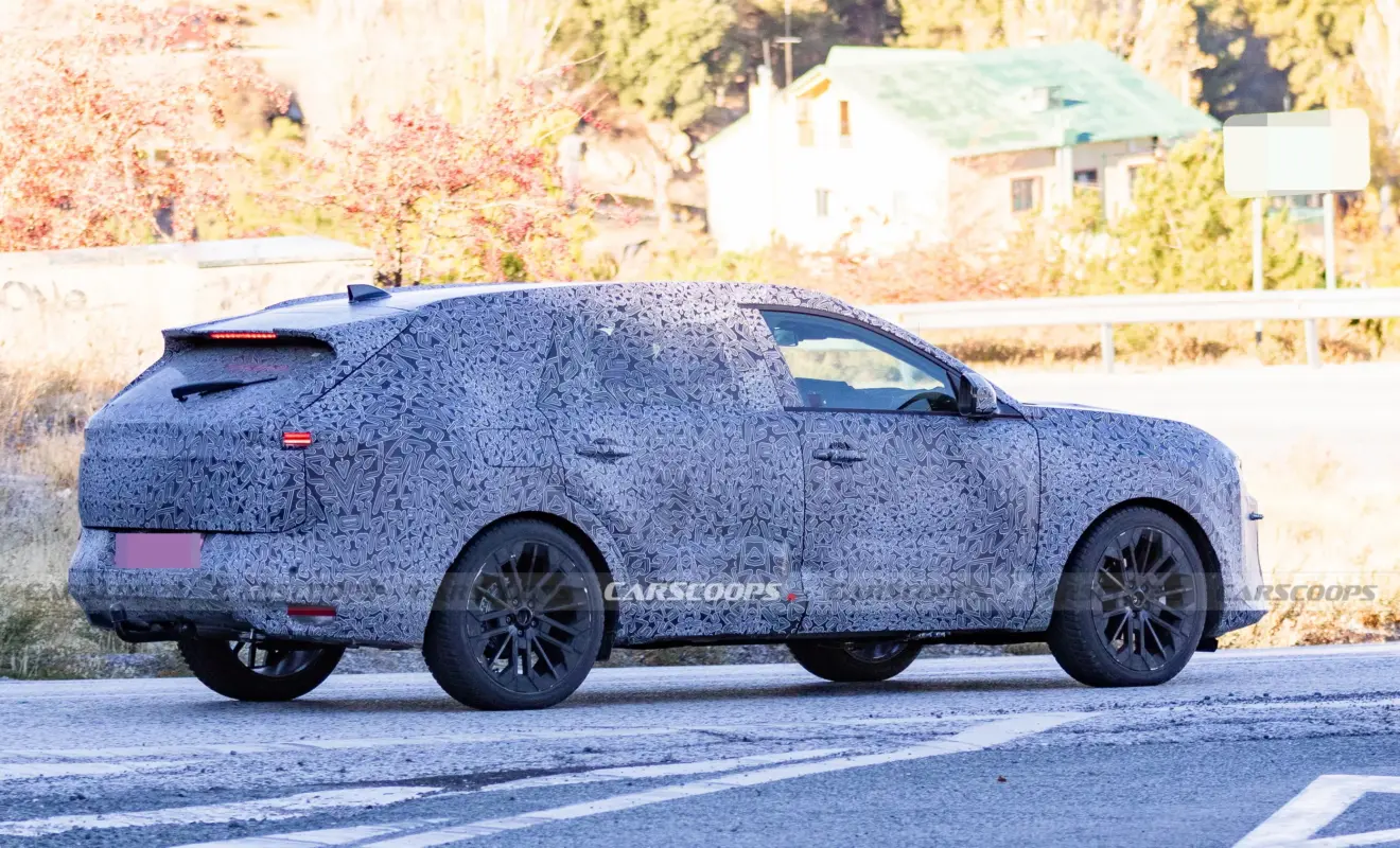 Dacia C Neo/Renault Kardian perua em testes na Europa camuflado