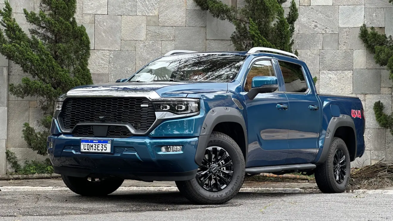 Foton Tunland V9 azul de frente