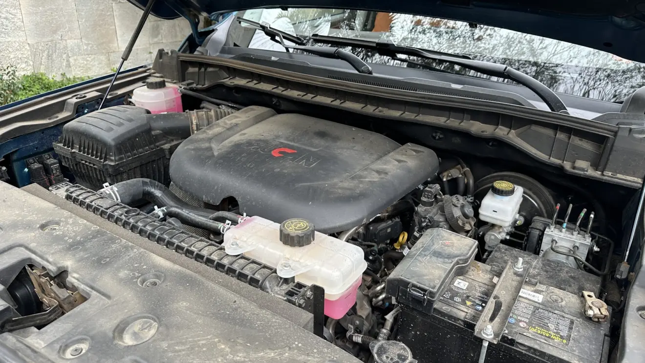 Motor  com tecnologia híbrida-leve da caminhonete Foton Tunland V9